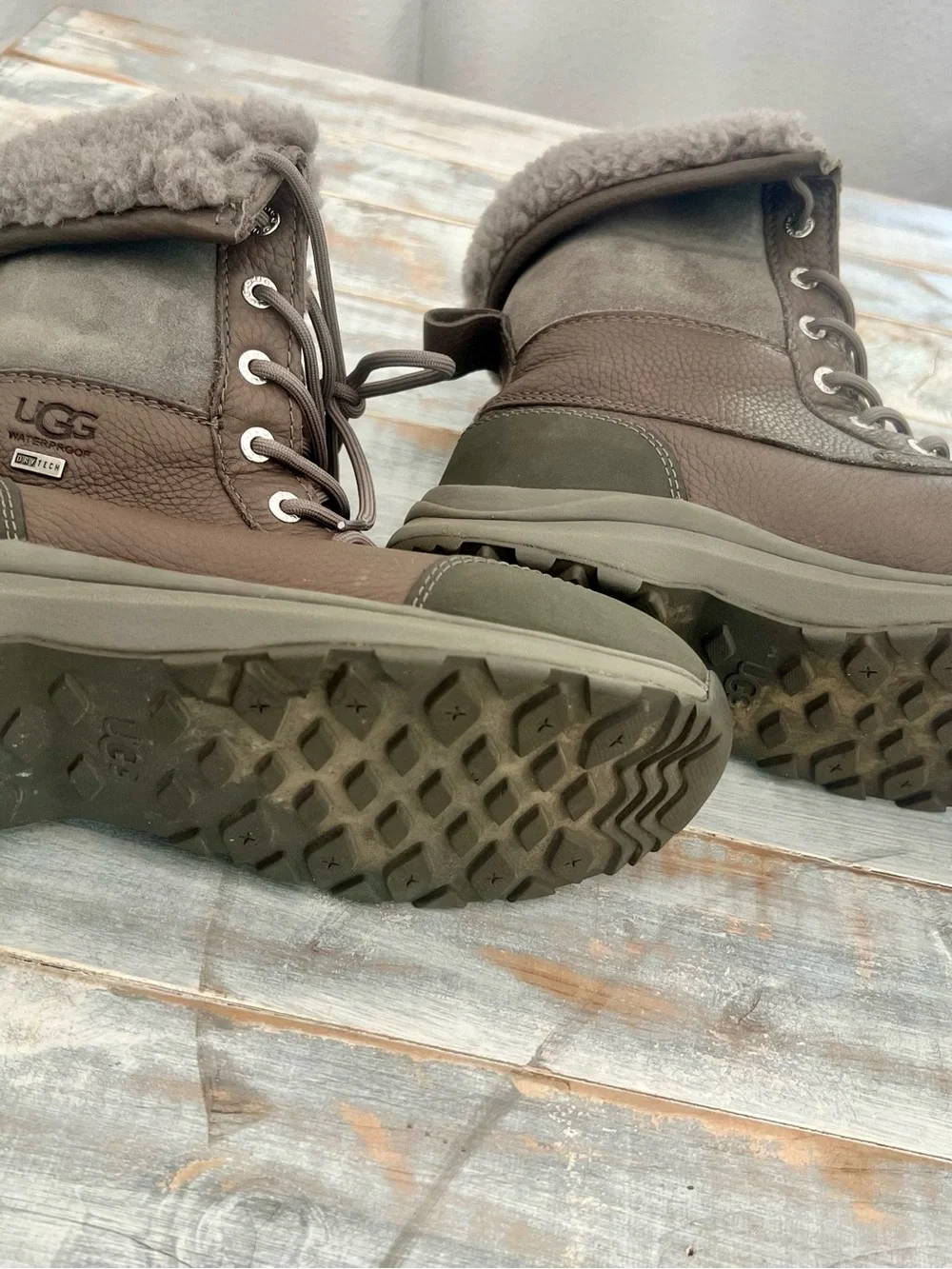 UGG Waterproof Shearling-Lined Winter Boots – Taupe/Brown – Excellent Pre-Owned